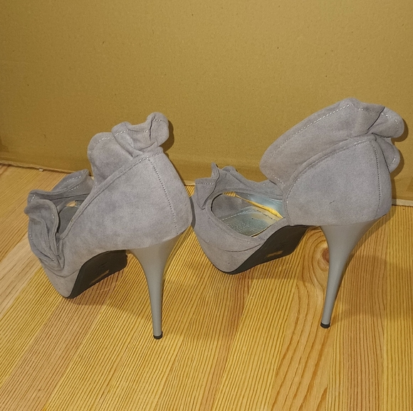 Shiekh Gray Pump Heels - Picture 4 of 4